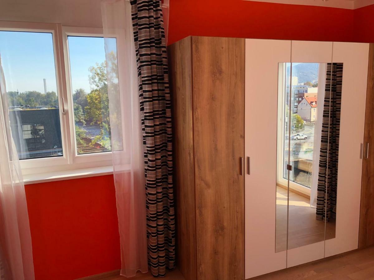 غراتس Kmheim, Cozy 103M2 Apartment, With 3 Bedroom And Covered Free Parking Place, Close To City Center المظهر الخارجي الصورة