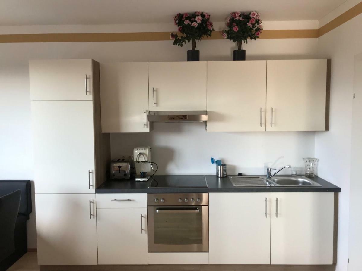 غراتس Kmheim, Cozy 103M2 Apartment, With 3 Bedroom And Covered Free Parking Place, Close To City Center المظهر الخارجي الصورة