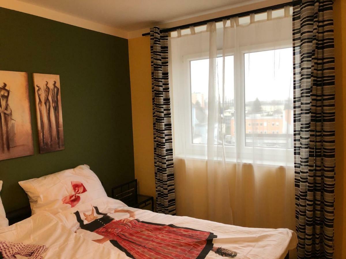 غراتس Kmheim, Cozy 103M2 Apartment, With 3 Bedroom And Covered Free Parking Place, Close To City Center المظهر الخارجي الصورة
